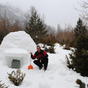 actividades deportivas de invierno . construcción de iglú