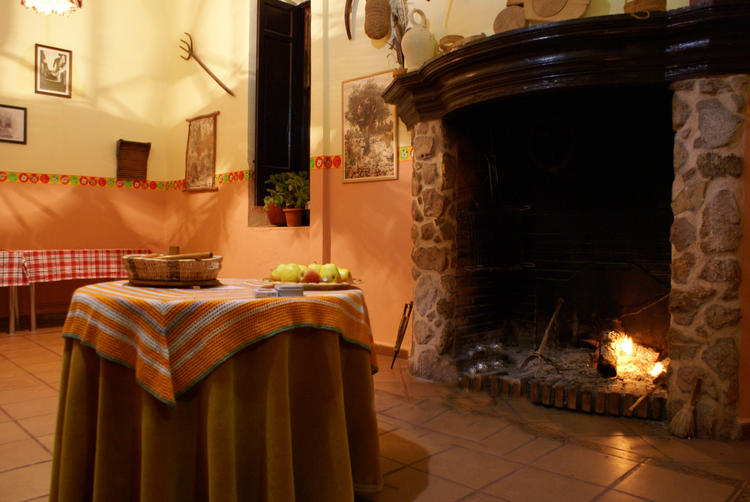 Casa rural con chimenea
