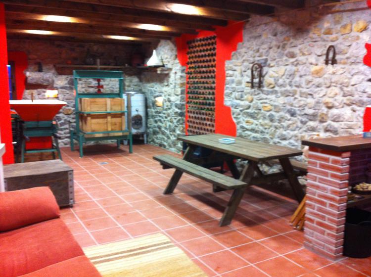 Salon lagar de sidra casa rural el Rincón del Sella
