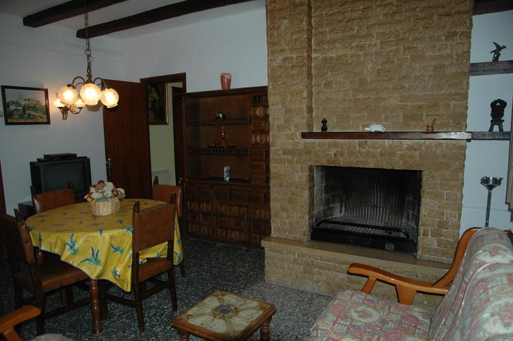 CHIMENEA EN COMEDOR-SALÓN DE PLANTA BAJA