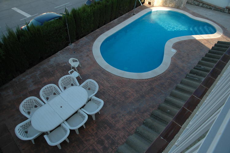 PISCINA VISTA DESDE TERRAZA DE LA PRIMERA PLANTA