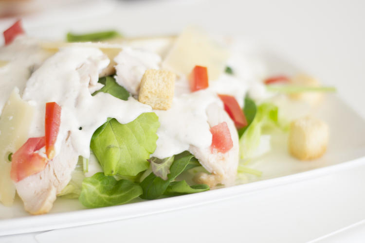 Ensalada Cesar de nuestro restaurante dentro del Segobriga Park