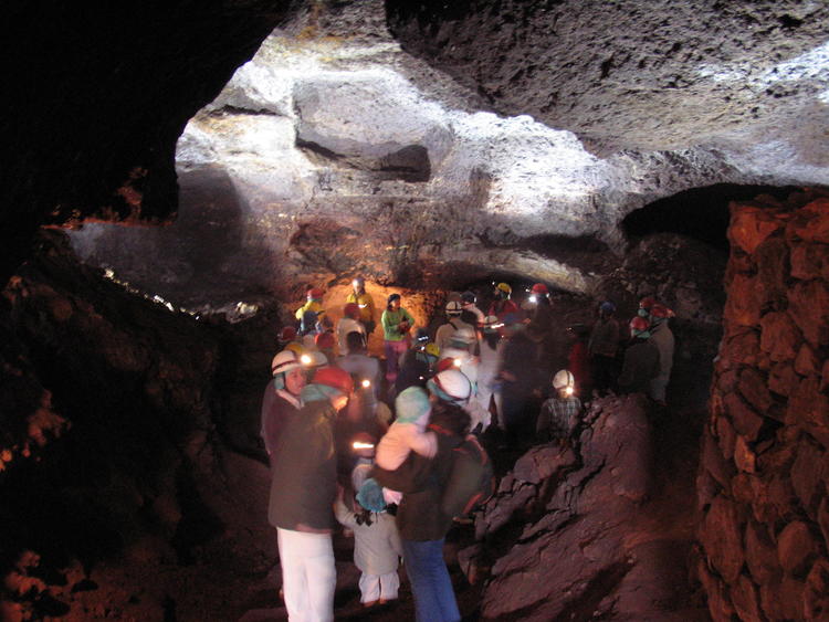 VISITE LA MINA NATURAL DE CUEVA DEL HIERRO