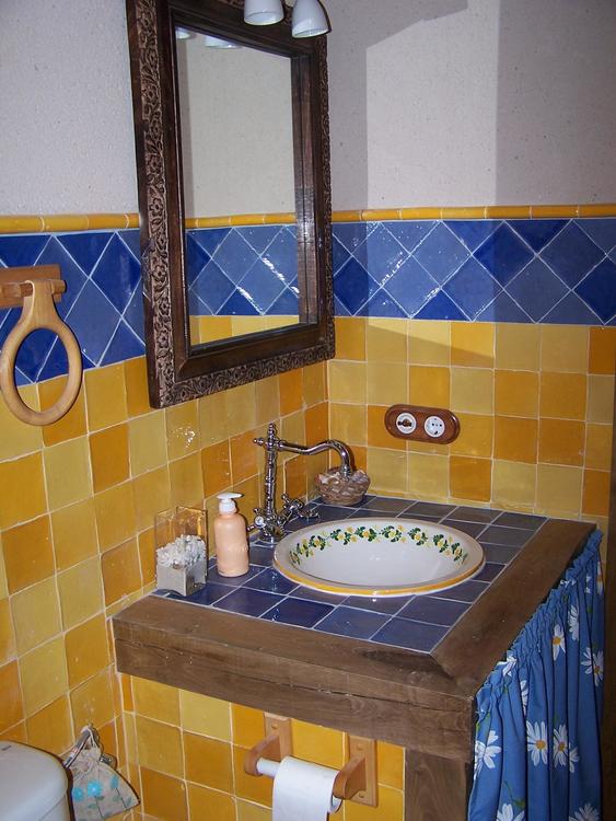 BAÑO, HABITACIÓN 1